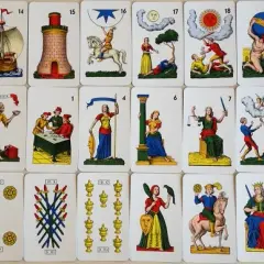 Co to jest tarot? Odkryj znaczenie i historię kart tarota