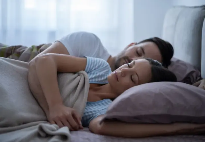 Co oznacza sen ze partner cię zdradza? Zrozum lęki i emocje
