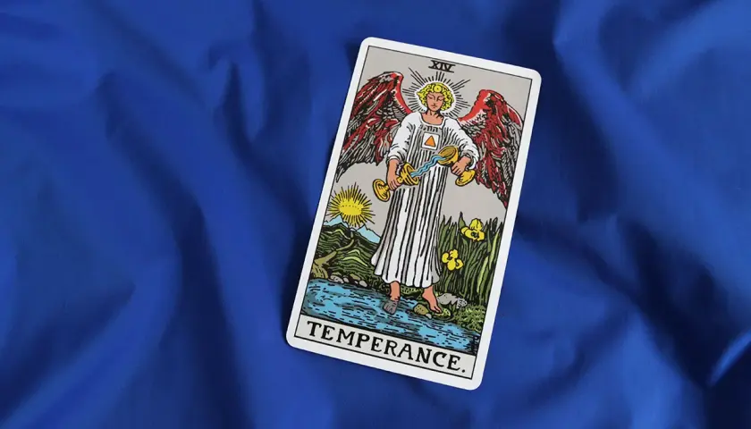 Temperance w tarocie: znaczenie karty i jej wpływ na Twoje życie