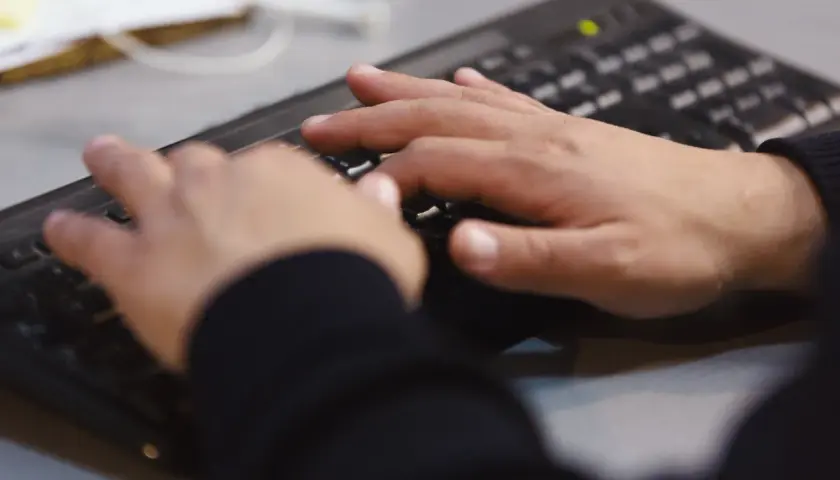 Mistycyzm przy klawiaturze. O duchowych tropach, które prowadzą graczy przez świat rozrywki online