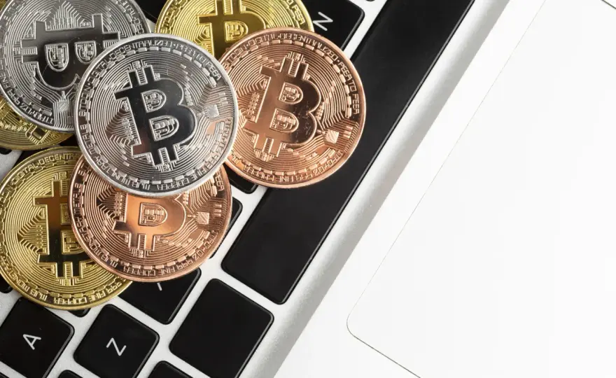 Inwestowanie w kryptowaluty krok po kroku – jak działa i od czego zacząć