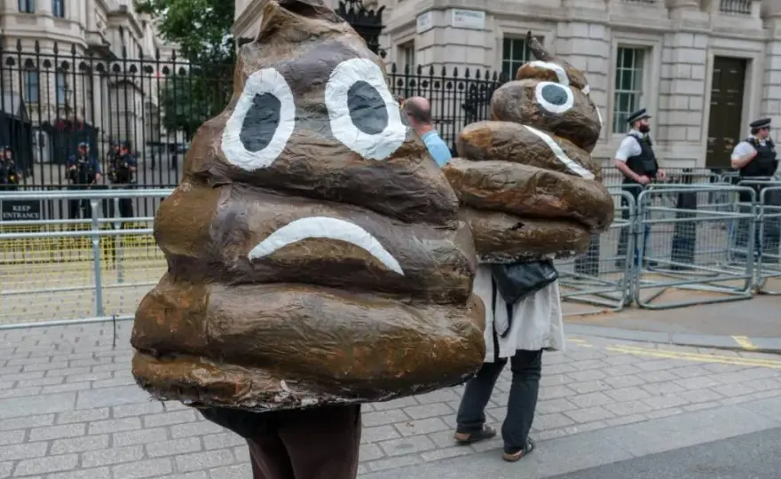 Co oznacza sen o kupie ludzkiej? Zrozum swoje emocje i konflikty