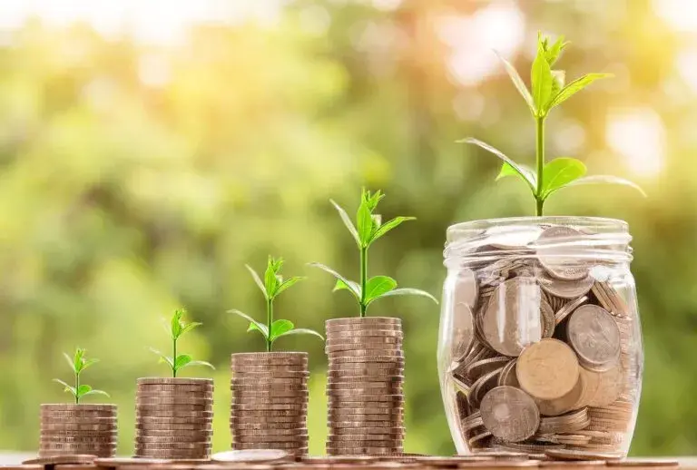 Co przynosi szczęście w finansach i jak uniknąć strat materialnych