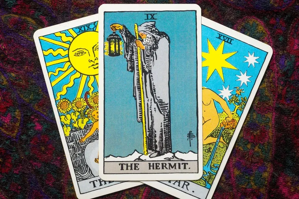 Tarot tak czy nie z 2 kart: Skuteczna metoda szybkiego wróżenia
