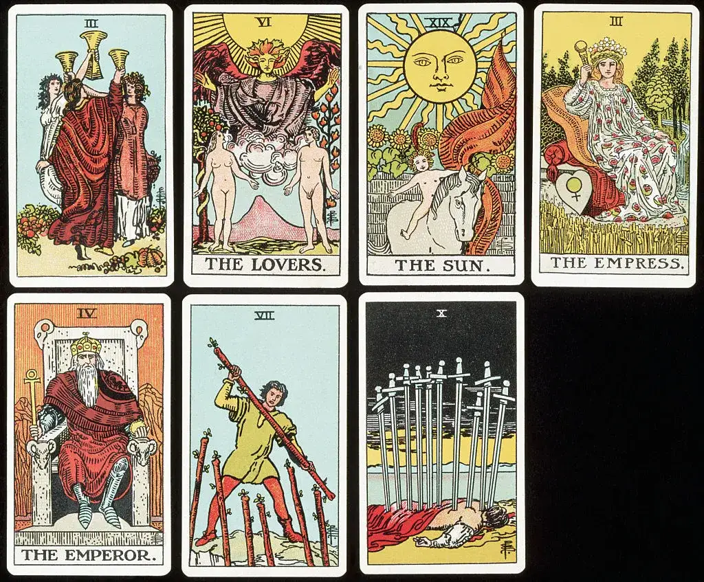 Zdjęcie Jak stawiać tarot - skuteczna nauka rozkładów kart dla początkujących